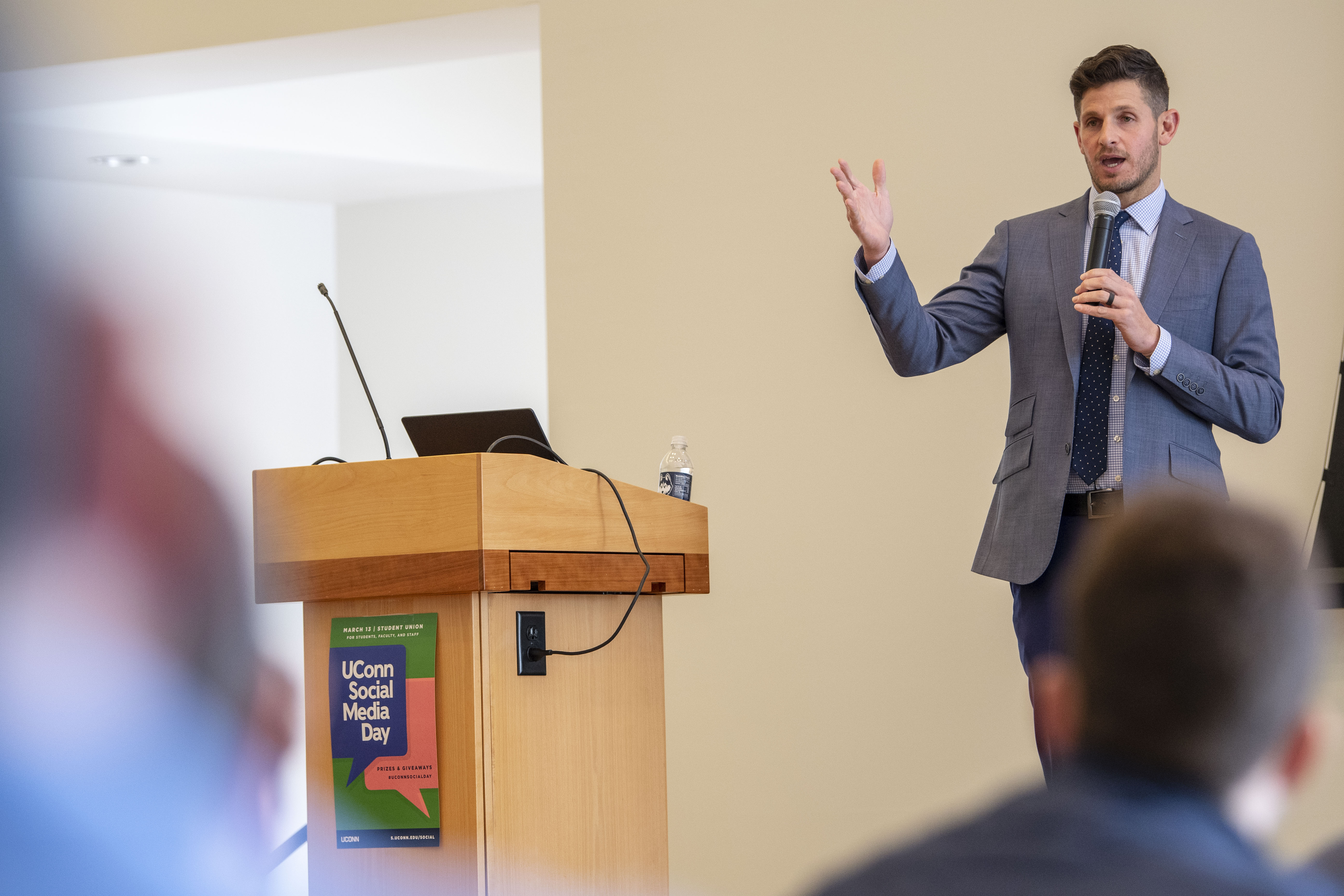 Dan Orlovsky giving a presentation at the UConn Social Media Day on March 13, 2019. (Sean Flynn/UConn Photo)